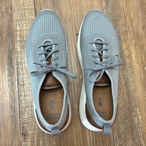 Johnston & Murphy Gray memory foam Sneakers